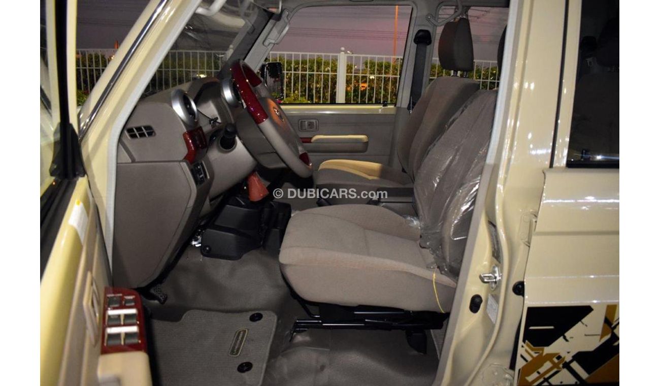 Toyota Land Cruiser Pick Up 79 Double Cabin V8 4.5L Diesel MT Limited