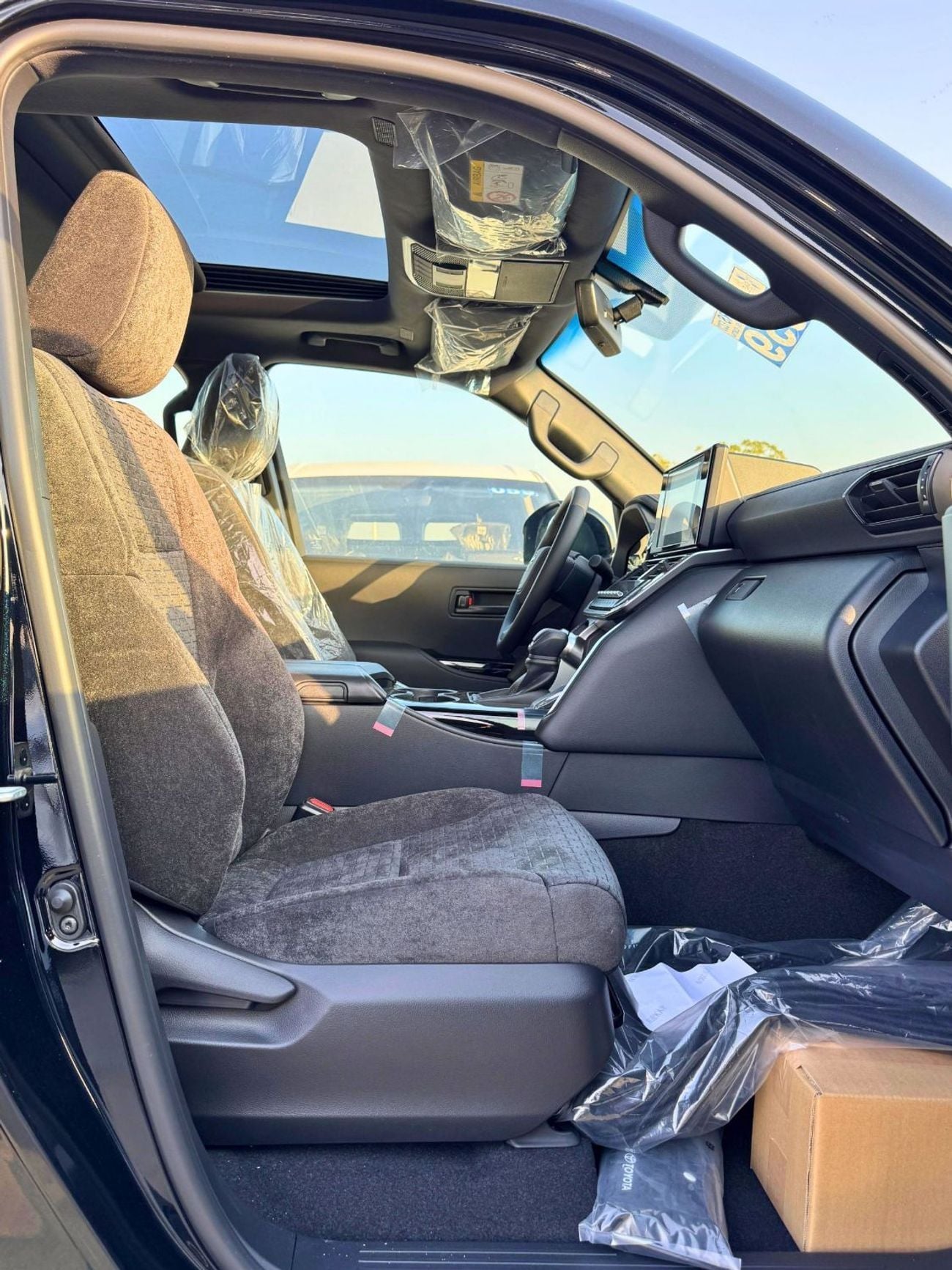 Toyota Land Cruiser GXR 3.5L V6 PETROL || DRIVER PWR SEAT / SUNROOF / DIGITAL SPEEDOMETER / DIFF LOCK (CODE # GXR3B)