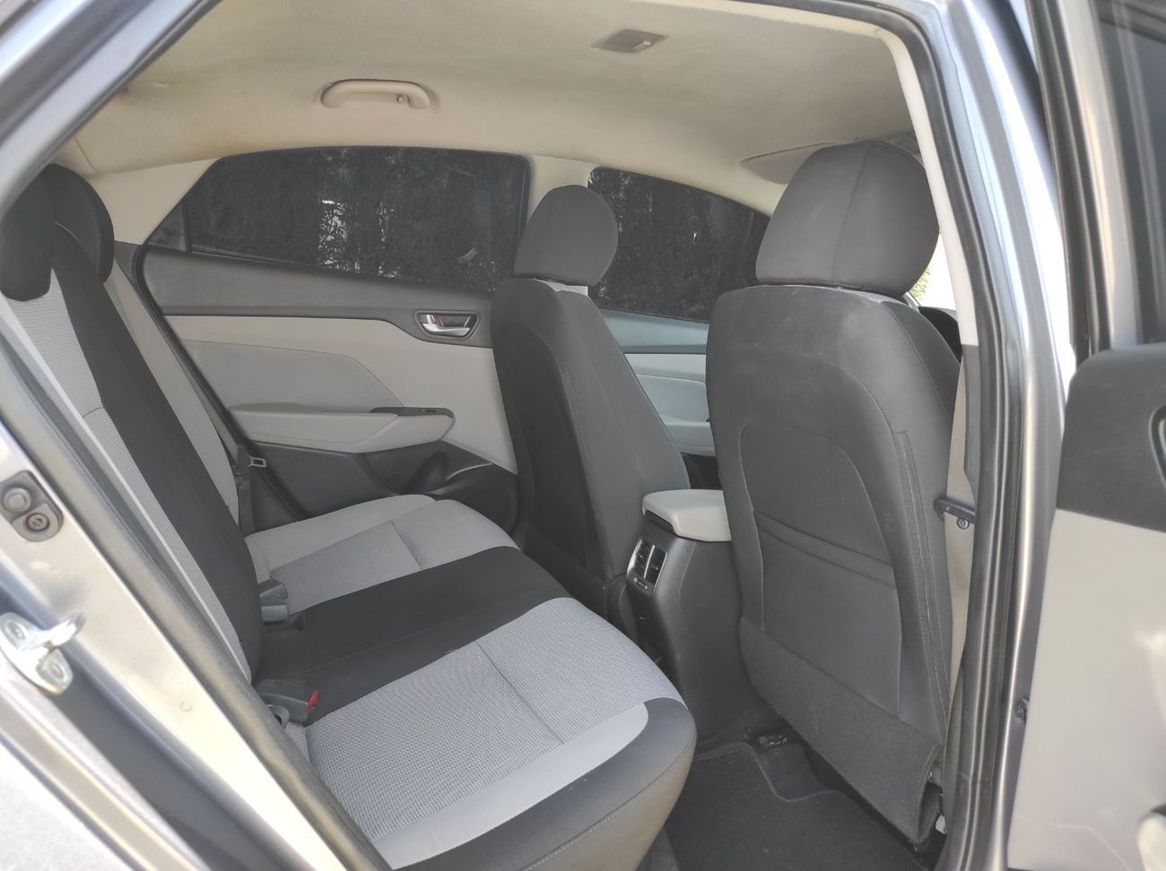 Hyundai Accent GL 1.6L (138 HP) Sedan Hyundai Accent 2019 Gcc V4 1.6 full automatic