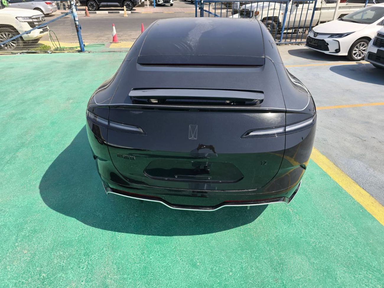 أفاتر 12 GT AWD