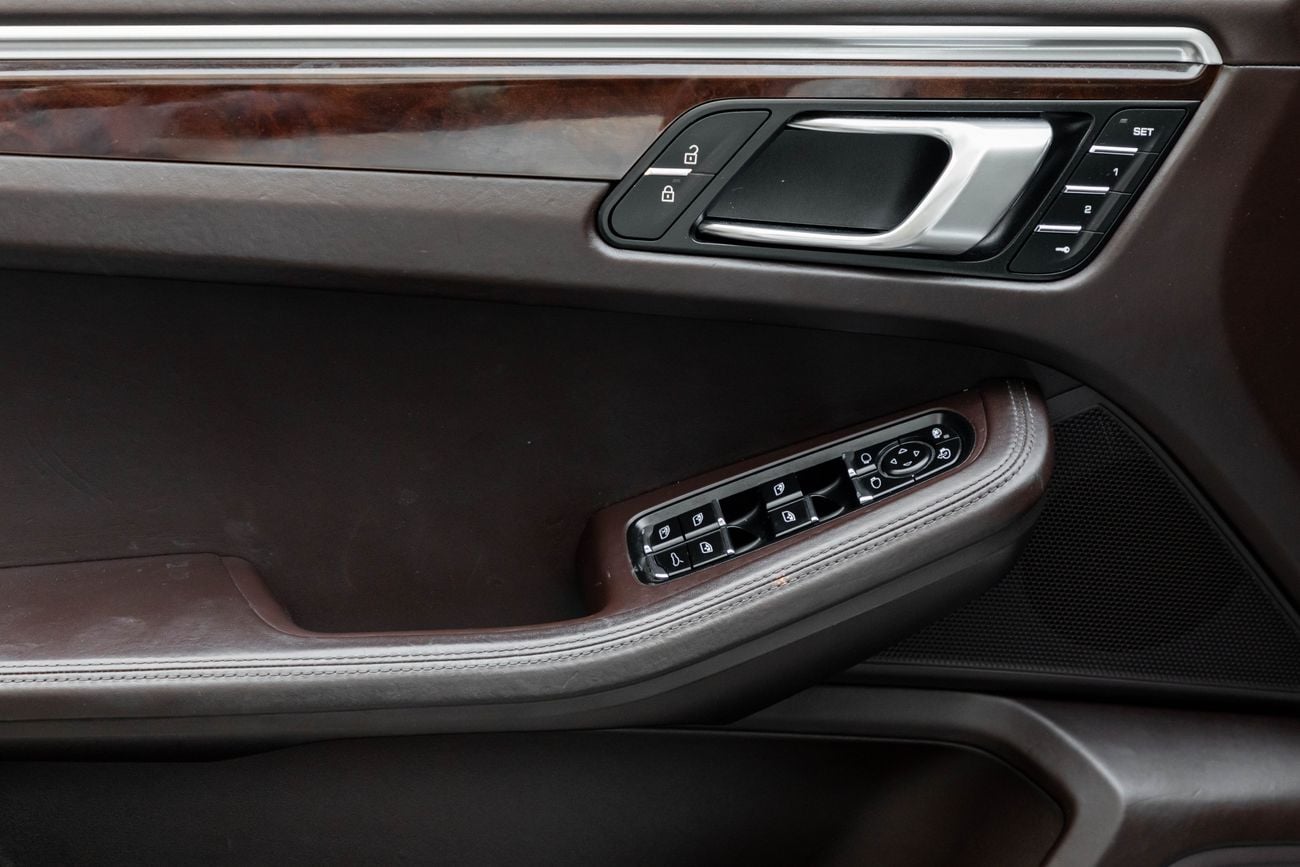 Porsche Macan 3,036 P.M | 0% Downpayment | MACAN CHRONO PACK | WARRANTY!