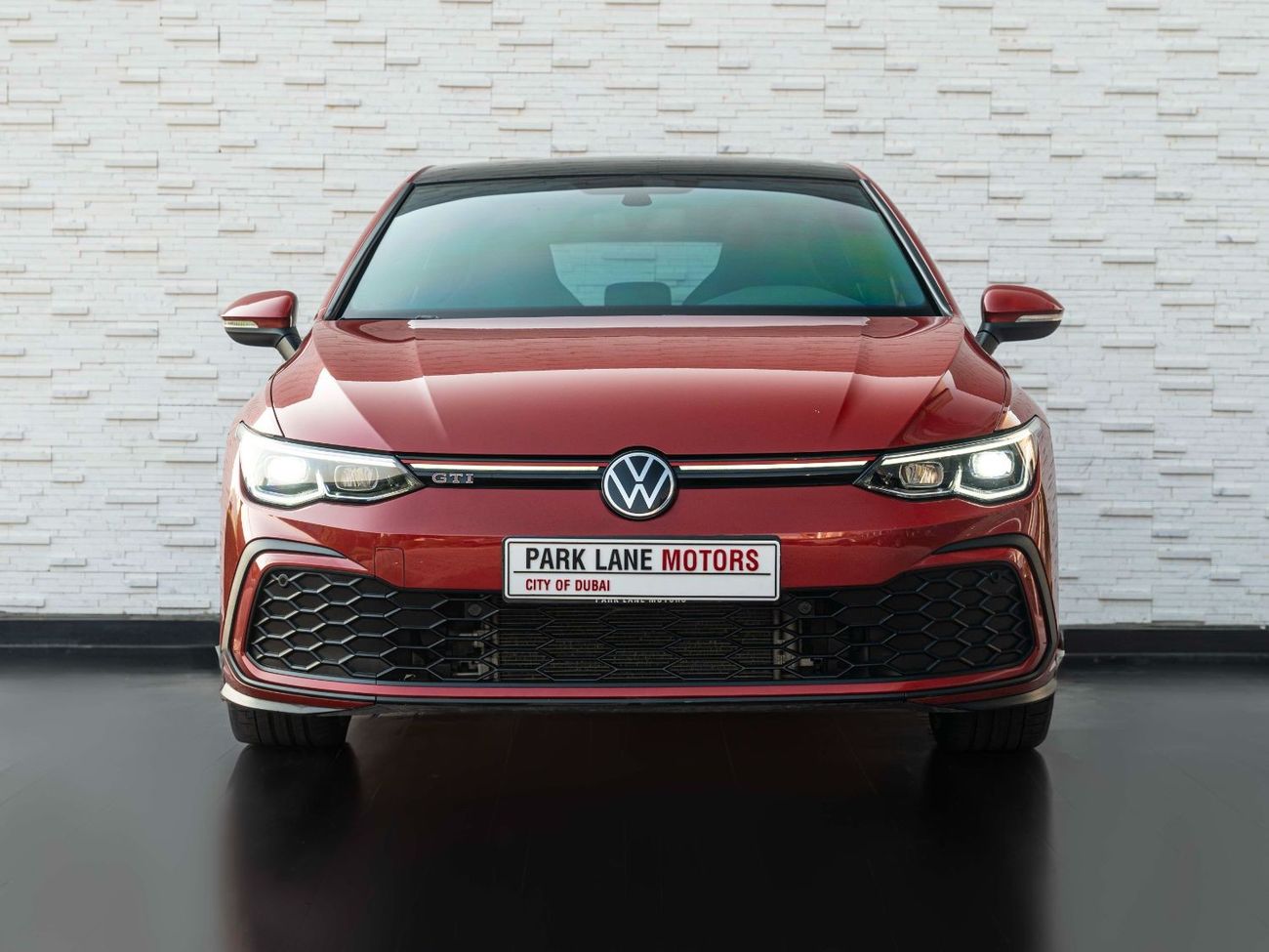 فولكس واجن جولف GTI AED 1,887 PM • GTI P1 MID • ONLY 59,000 KMS • OFFICIAL VOLKSWAGEN SERVICE HISTORY AND WARRANTY
