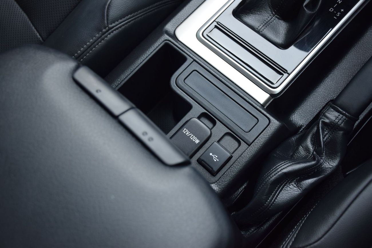 تويوتا برادو Diesel 2.8L 7 Seater. Service History Available