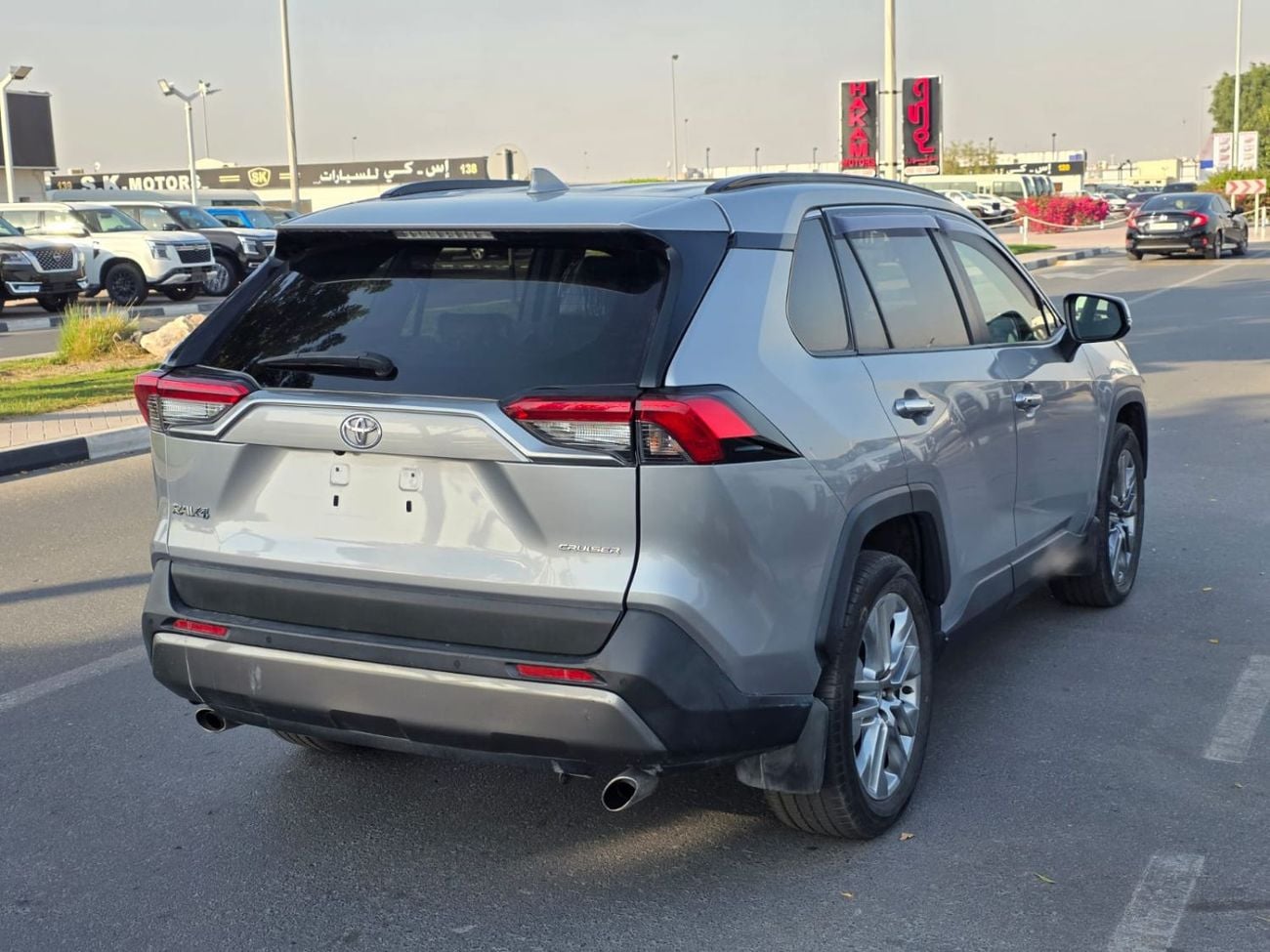 تويوتا راف ٤ EXPORT ONLY 2.0 ENGINE PETROL ENGINE 2WD FULL OPTION RAV4 CRUISER