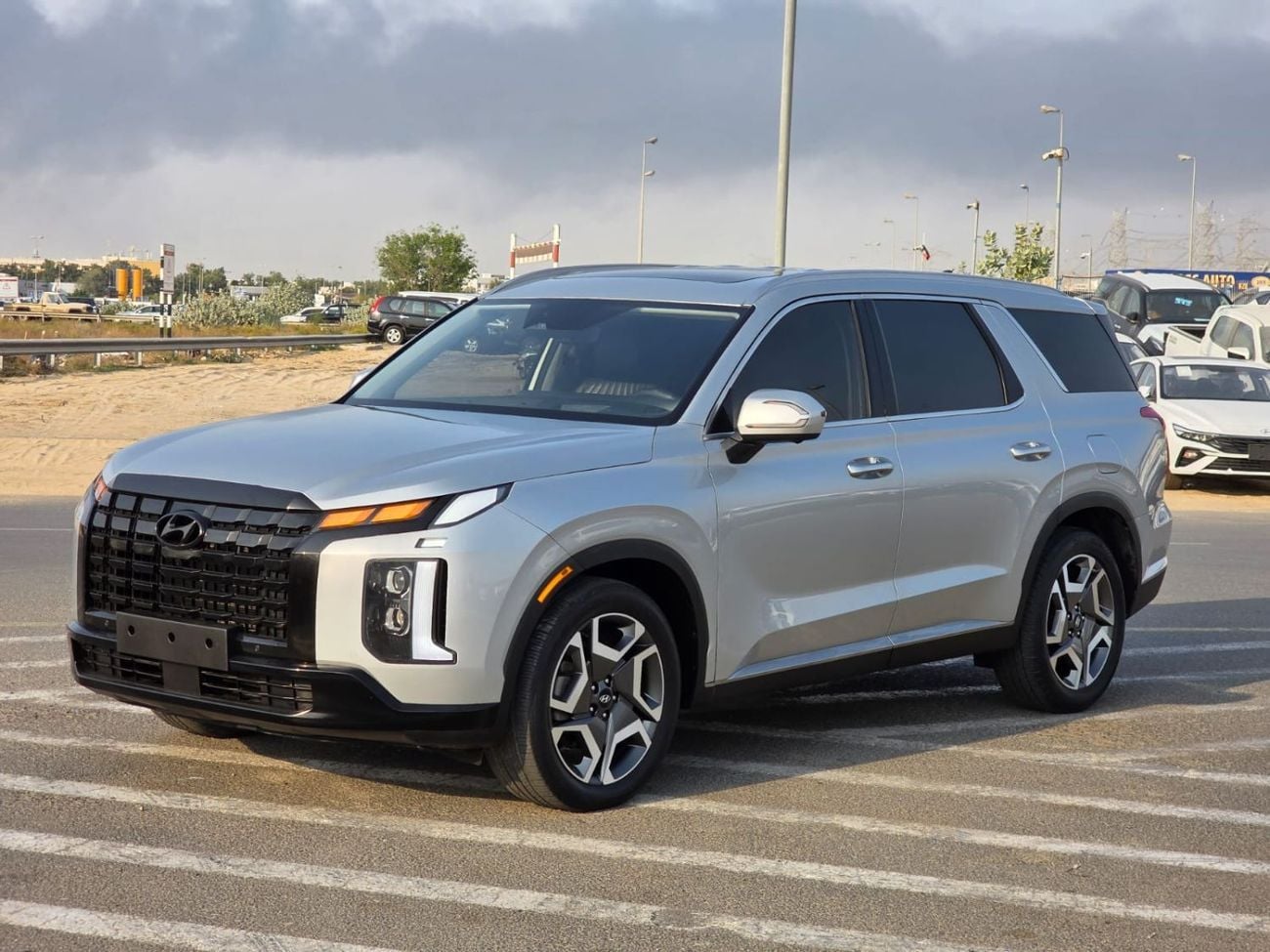 Hyundai Palisade 3.8L GDi Limited Sunroof , MoonRoof , 360 camera , 7 seater and Parking sensors
