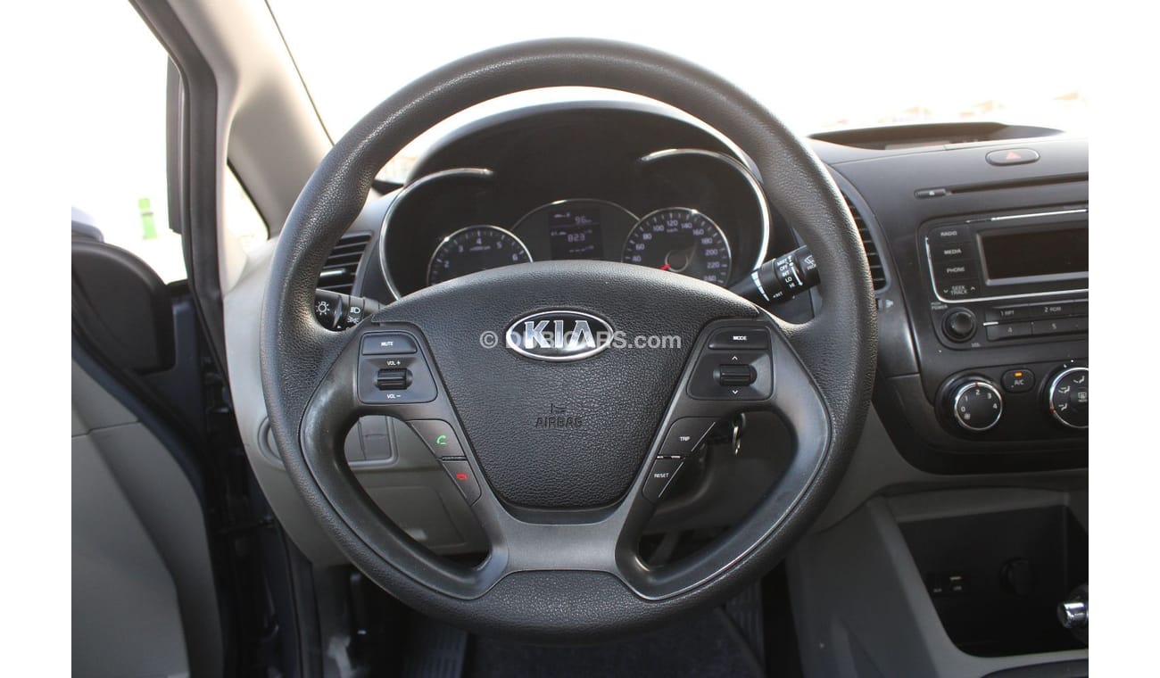 كيا سيراتو كيا سيراتو 2016 خليجي بحالة ممتازة بدون حوادث نظيفه جدا من الداخل والخارج