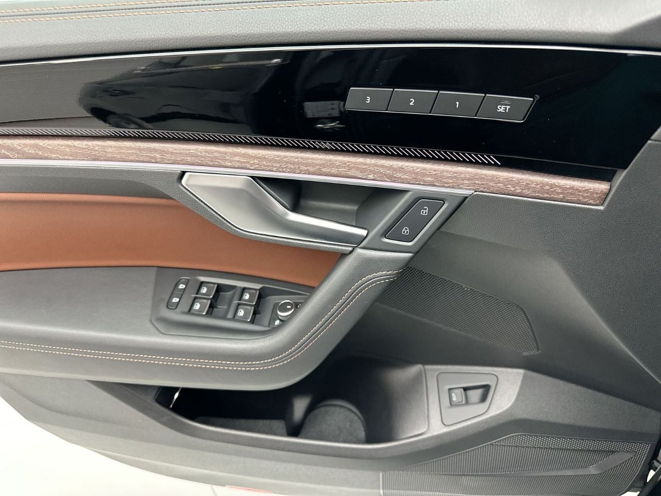 Volkswagen Touareg Touareg Elegance++ 3L | Ex-Demo Car | 4MOTION | Panoramic Sunroof | Varenna Leather | Head-Up Displa