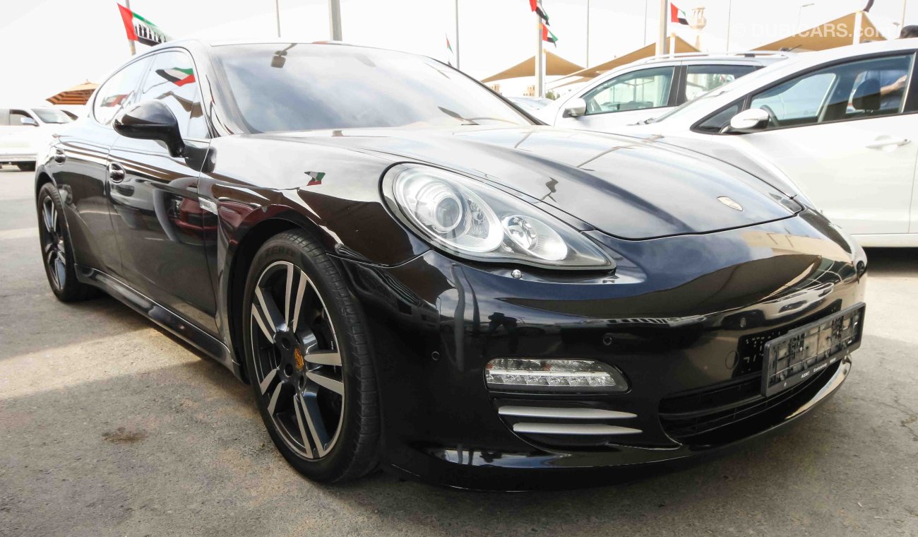 Porsche Panamera 4