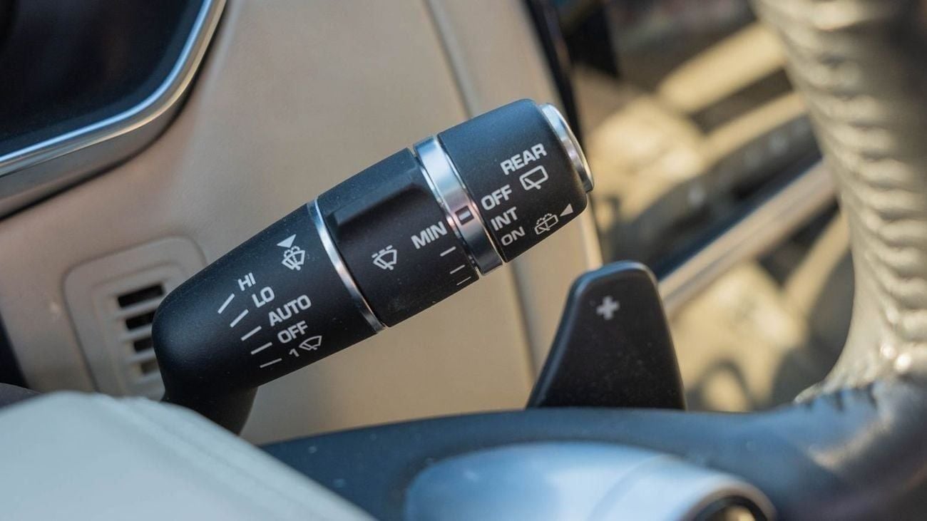 Land Rover Range Rover 2020 Land Rover Range Rover Vogue Long Wheelbase Supercharged V8 5.0L AT Petrol