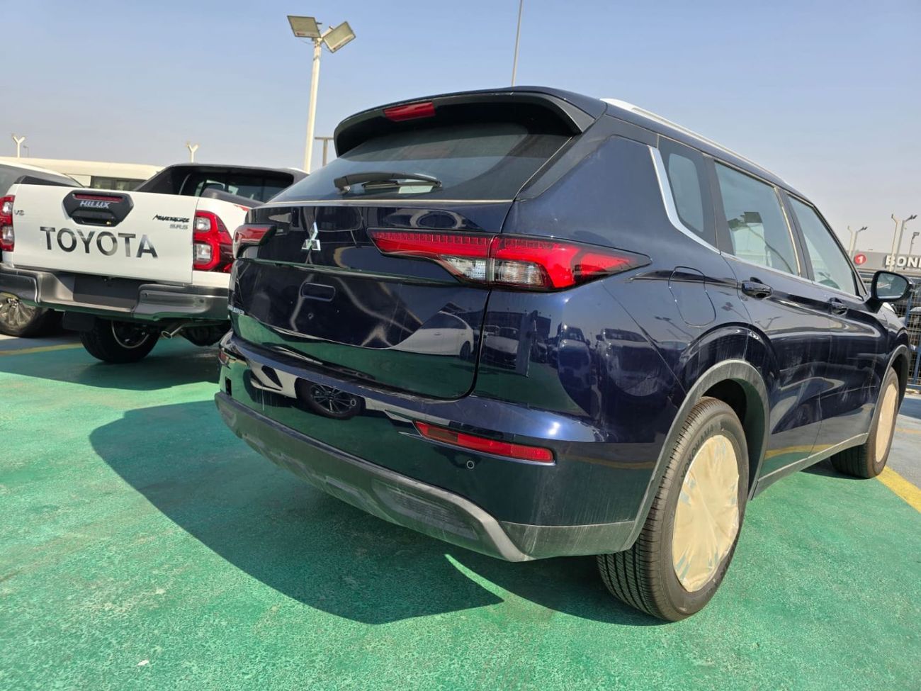 Mitsubishi Outlander GLX 2.4L GLX 2.5L