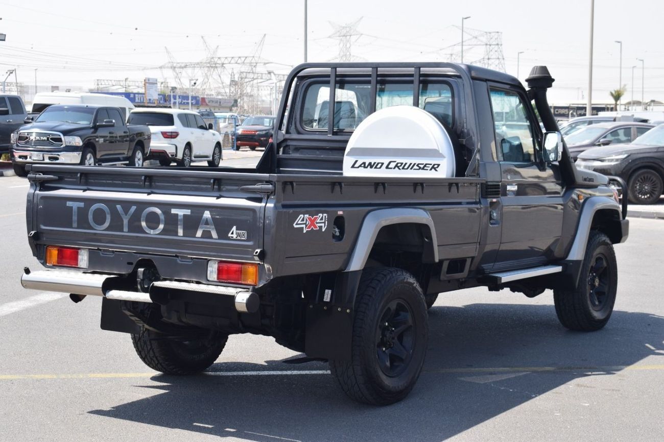 Toyota Land Cruiser Pick Up PICKUP DLX 4.5L
