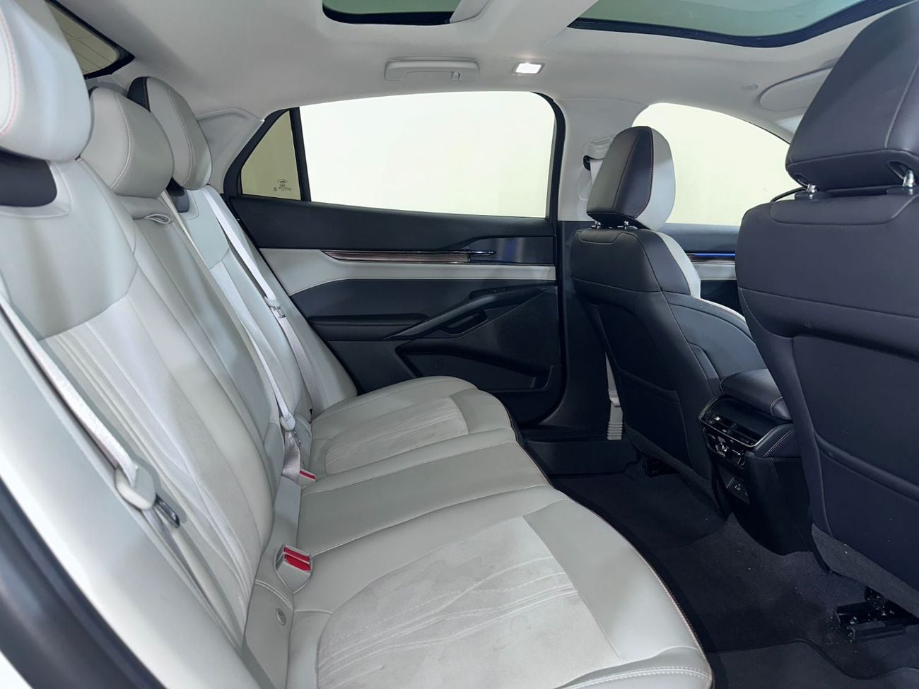 فورد توروس تيتانيوم FHEV/AL TAYER MOTORS/ AL QOUZ SHOWROOM/TPC3225H