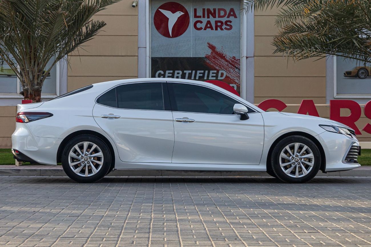 Toyota Camry SE 2.5L (204 HP)