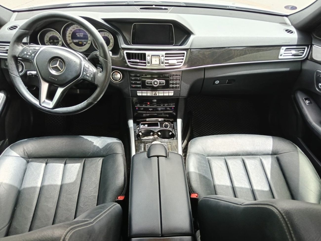 Mercedes Benz E300 ELEGANCE AMG
