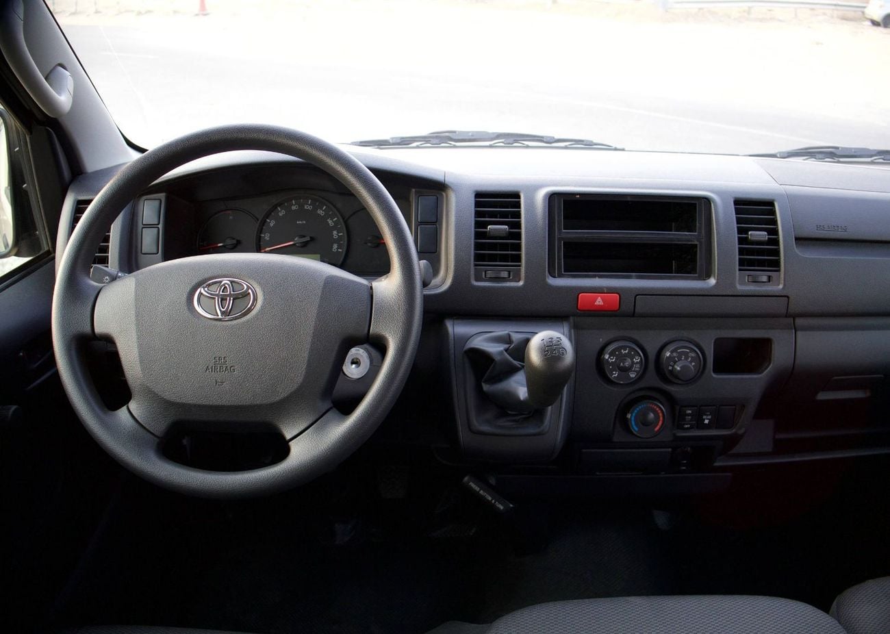 Toyota Hiace DX