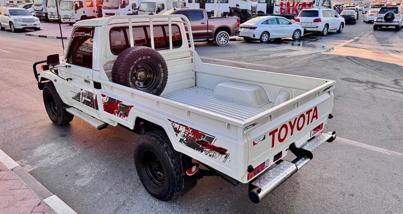 تويوتا لاند كروزر بيك آب SINGLE CABIN | RHD | 1990 | 4.0L DIESEL ENGINE | MAUNAL TRANSMISSION | AIR SNORKEL