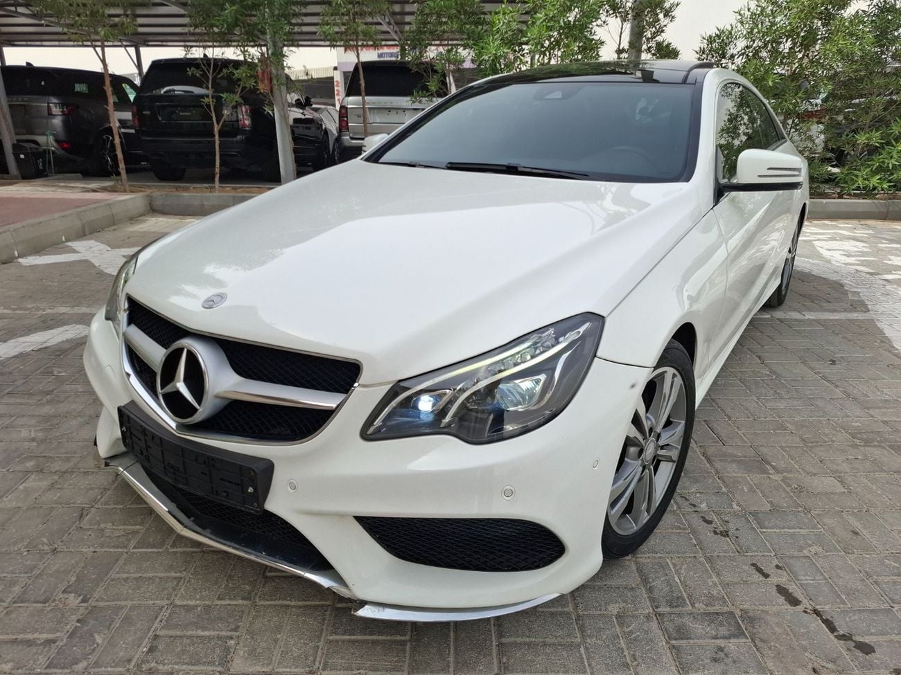 Mercedes Benz E 200 Coupe Mercedes-Benz E200 2015 full option