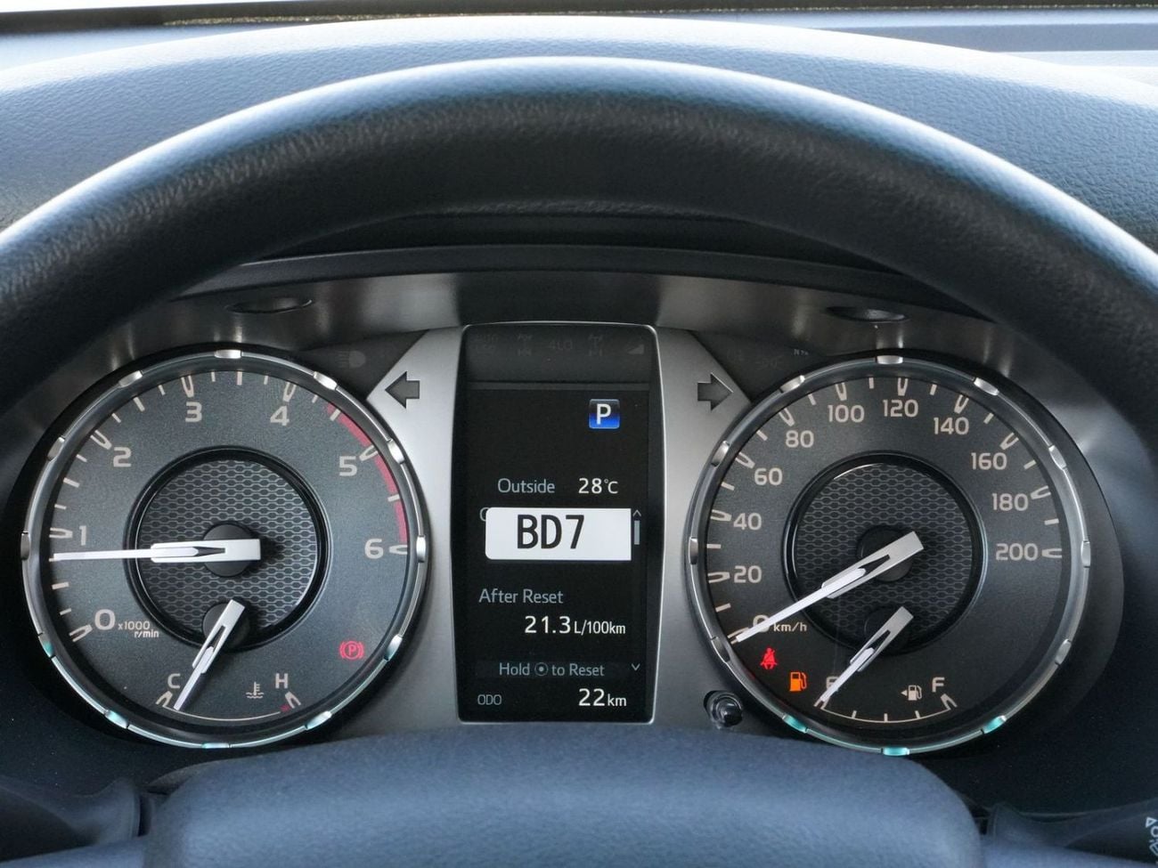 تويوتا هيلوكس 2026 TOYOTA HILUX SR 5 D/CAB 2.8L P/UP 4X4 DIESEL A/T FULL GCC BRAND NEW 0KM