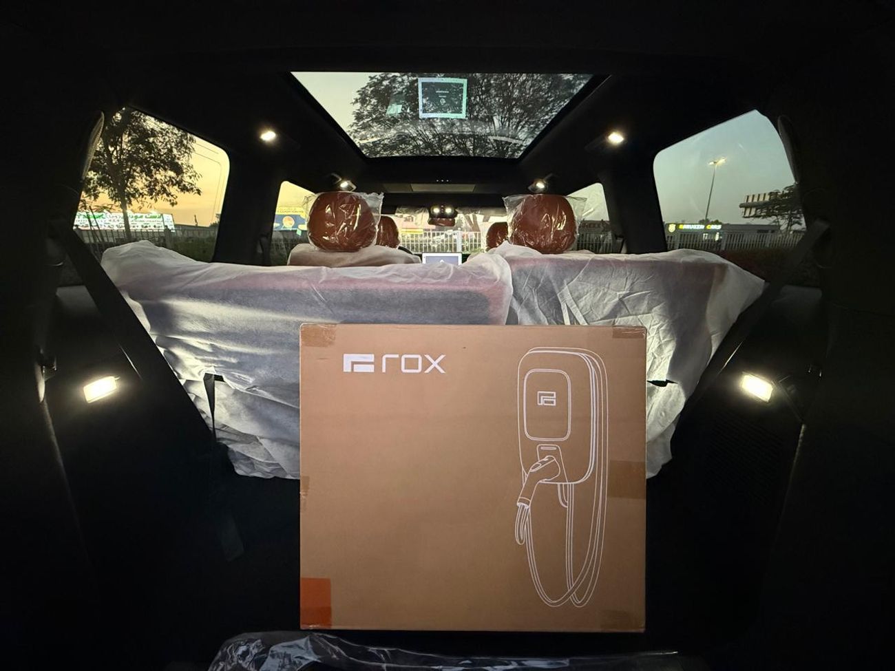 ROX 01 NEW ARRIVAL ROX 01 / 2026 / 7 SEATS / LONG RANGE / WITH WARRANTY EVS 5 YEARS WITH SERVICE CONTRACT