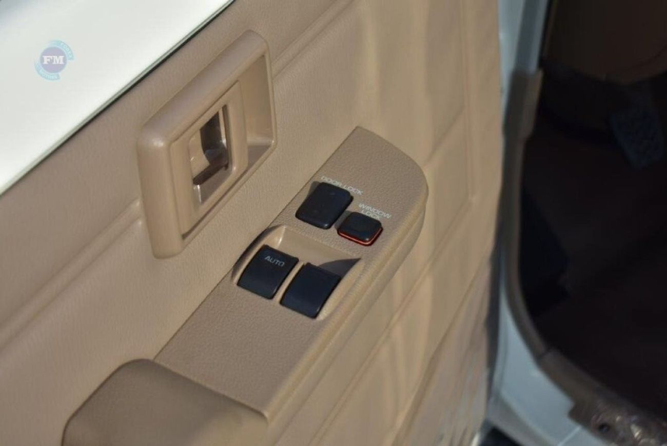 تويوتا لاند كروزر 70 71 4.0L Petrol