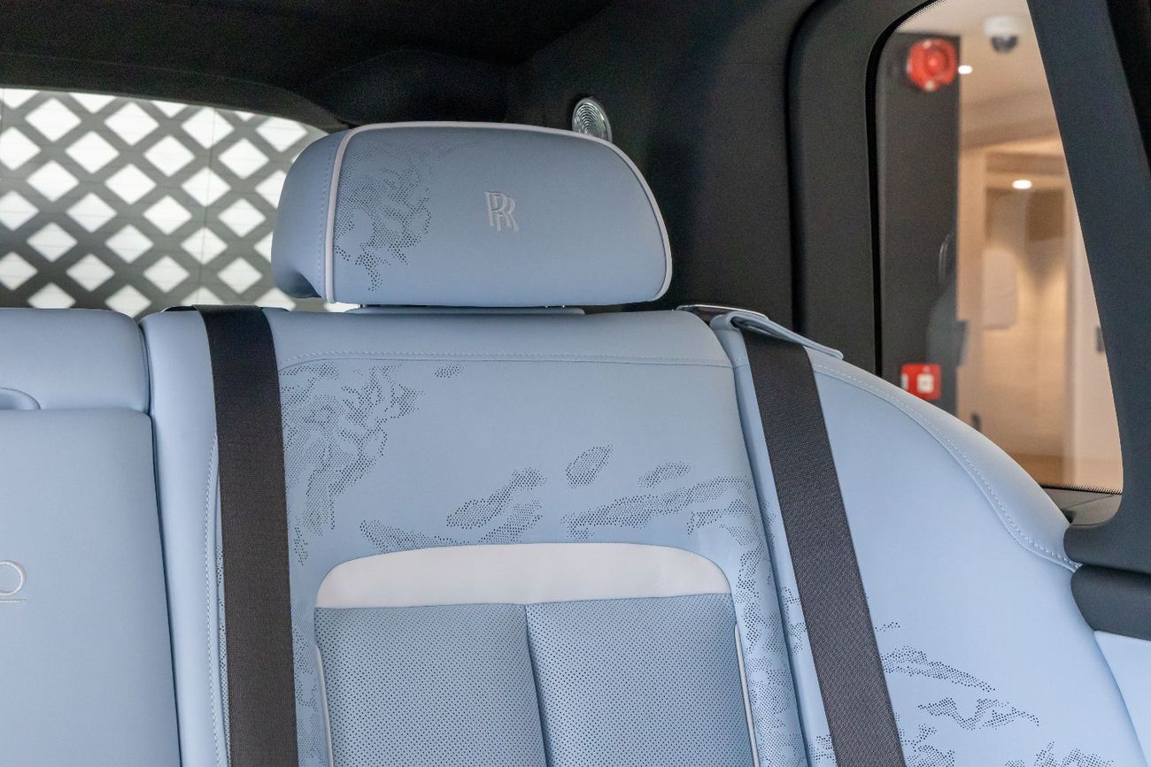 رولز رويس كولينان ROLLS-ROYCE CULLINAN | BLACK BADGE | FULL OPTIONS | BESPOKE SOUND SYSTEM | GCC SPECS | DEALER WARRAN