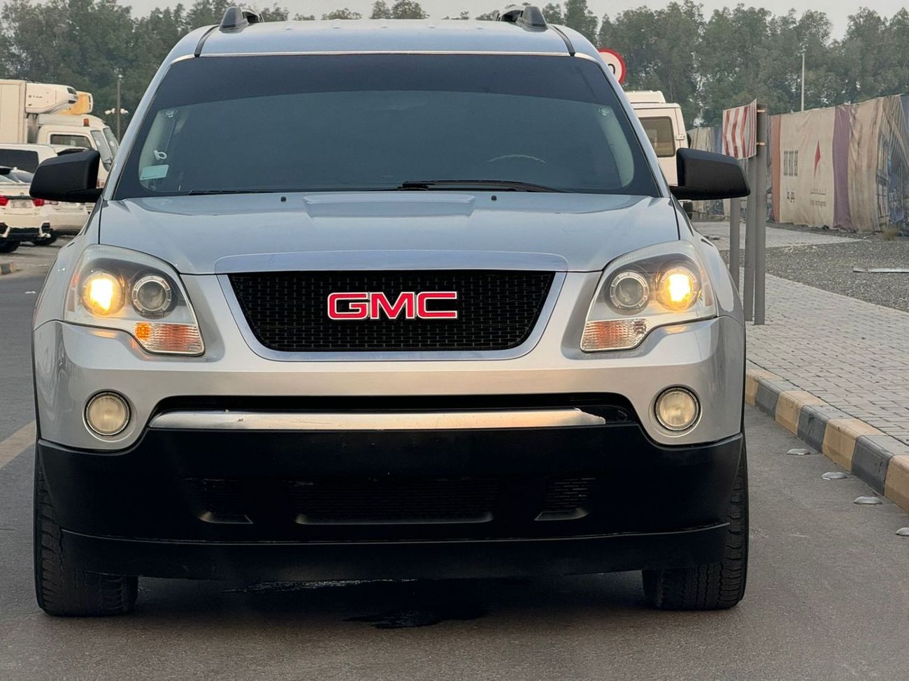 GMC Acadia In excellent condition and requires no expenses