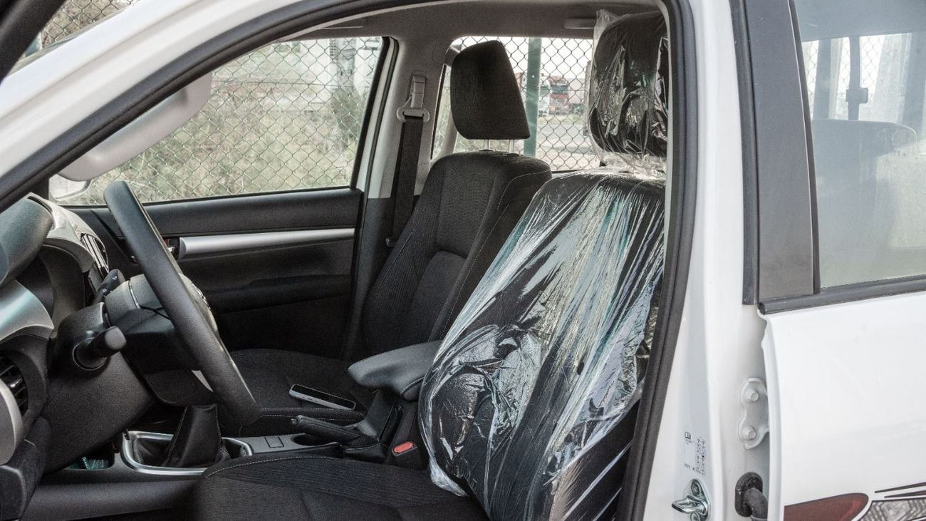 تويوتا هيلوكس 2025 Toyota Hilux SGLX 2.4L MT Diesel (White-Black)