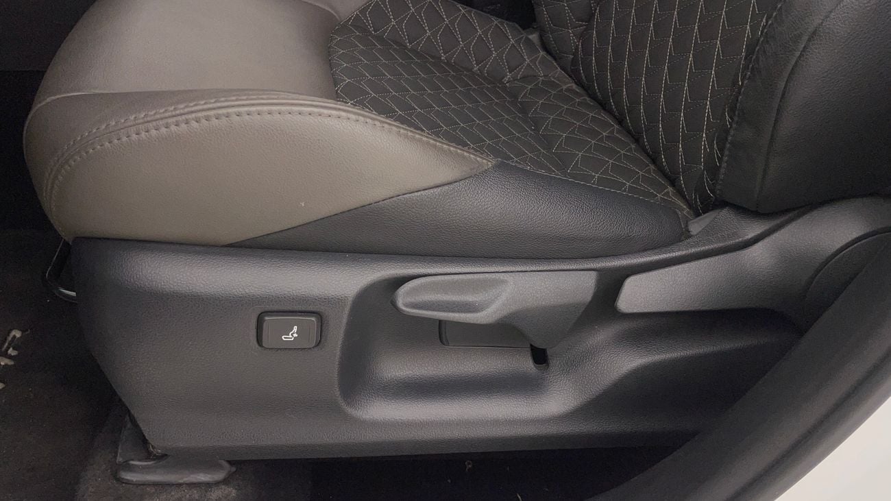 تويوتا CHR VX 1.8 | بدون دفعة مقدمة | اختبار القيادة في المنزل