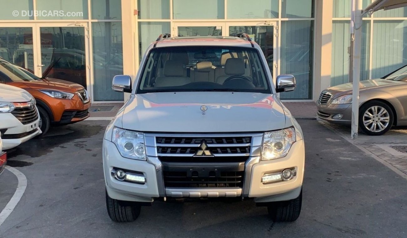 ميتسوبيشي باجيرو GLS متوسط with sunroof 2019 V6 - 3.0L Ref#50-22