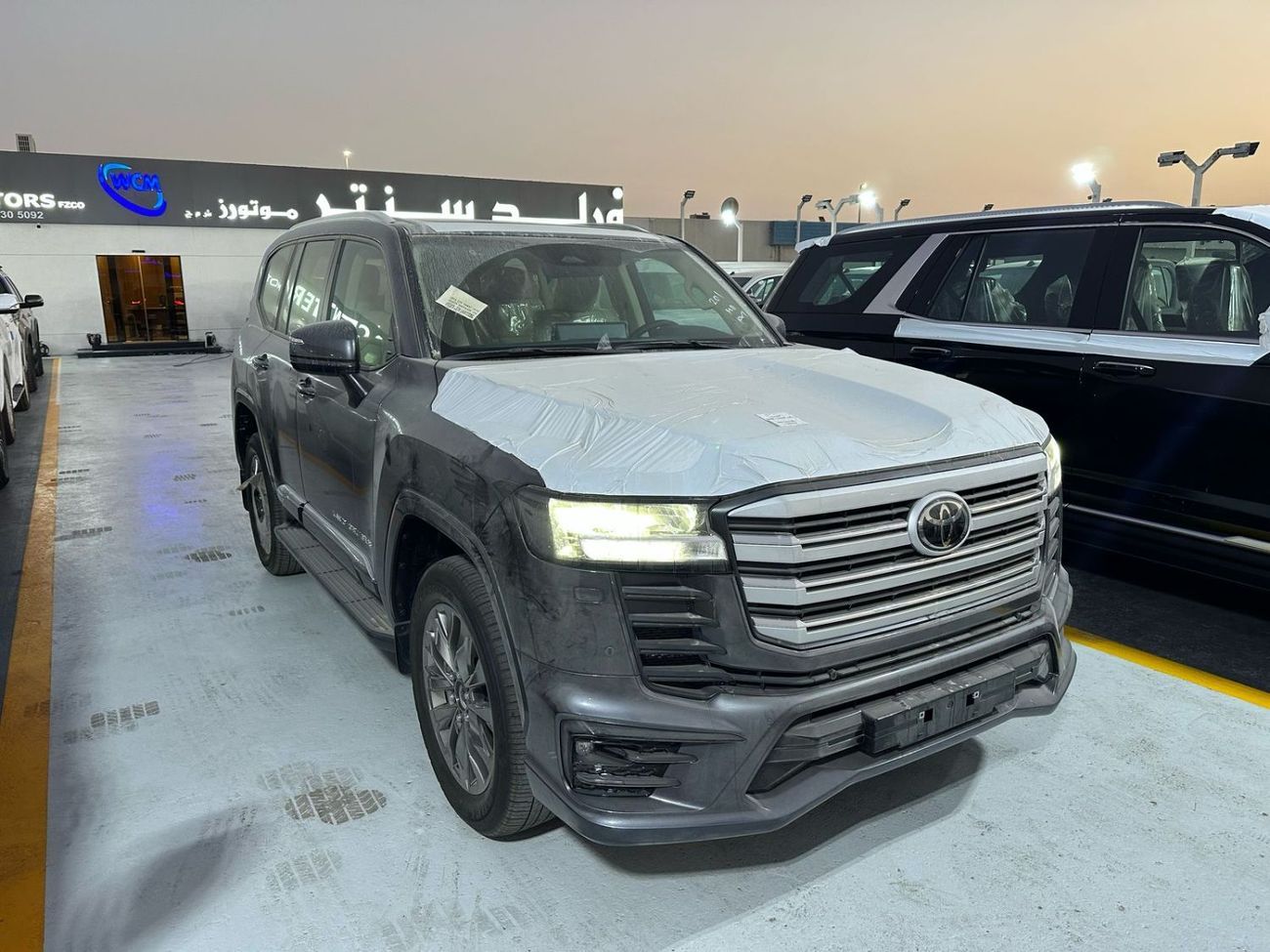 تويوتا لاند كروزر GXR3 3.5L FULL WITH JBL AND BIG KIT