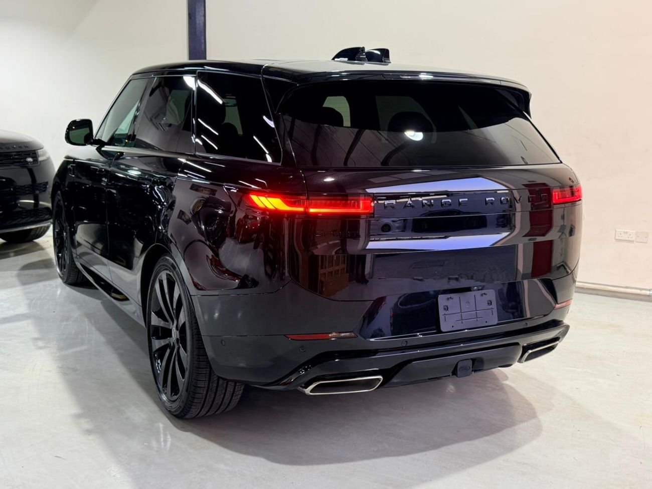 Land Rover Range Rover Sport P400 HSE 2025