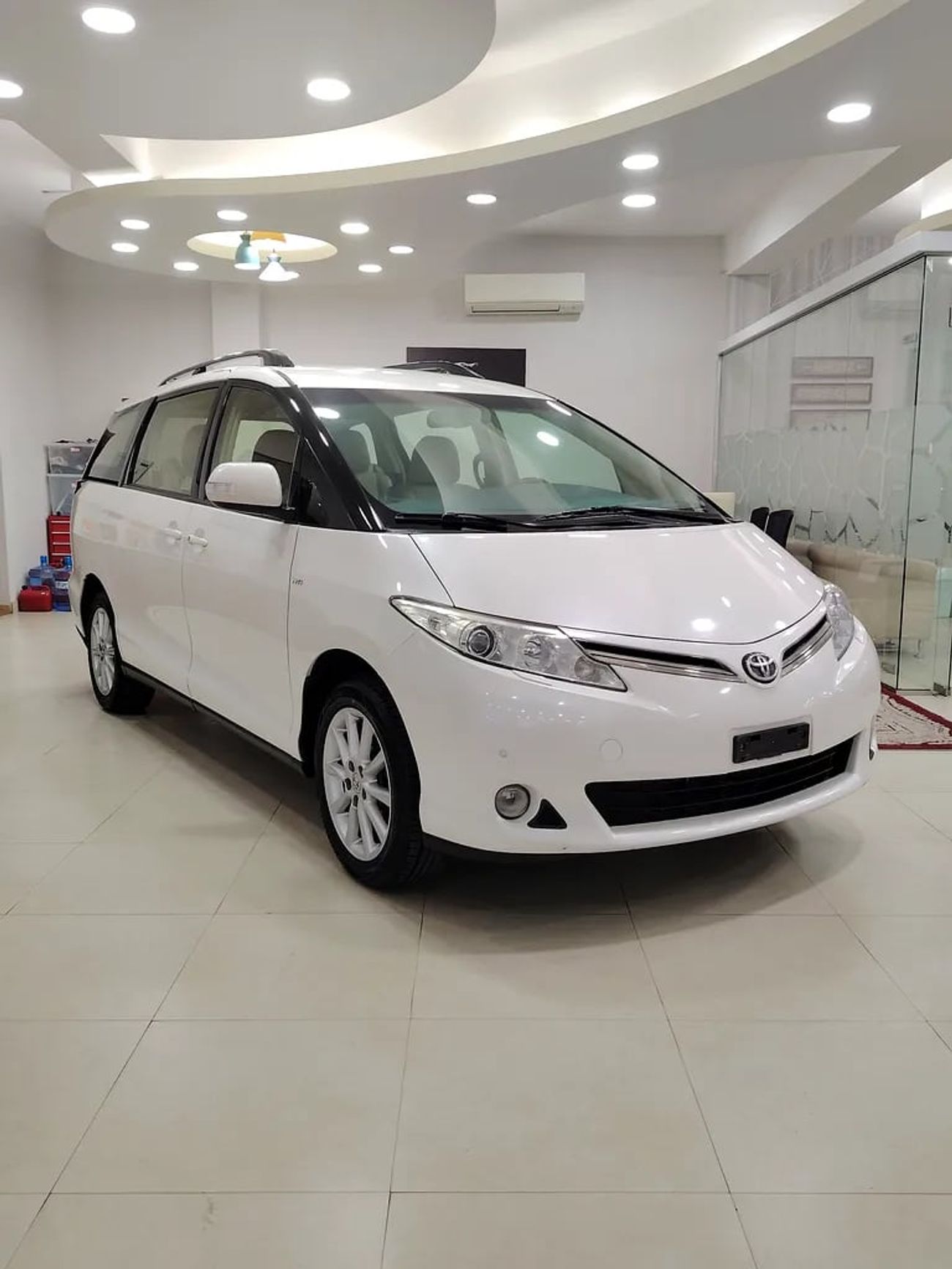 Toyota Previa SE 2.4L SE Full option GCC