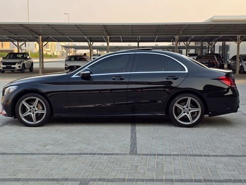 Mercedes Benz C 200 Coupe مرسيدس 2015  الممشى: 159,000 كم  بحالة جيدة وجاهزة للاستخدام  السعر: 43,000 درهم إماراتي للتواصل وال