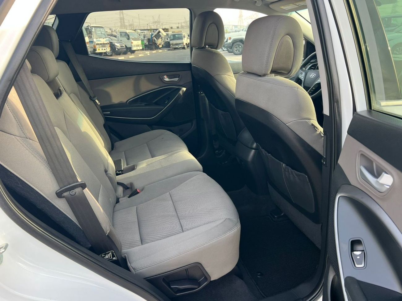 هيونداي سانتا في 2018 Hyundai Santa Fe Sport 2.4L - V4 - REAR CAM - BIG SCREEN - PUSH START - AUTO TRUNK -