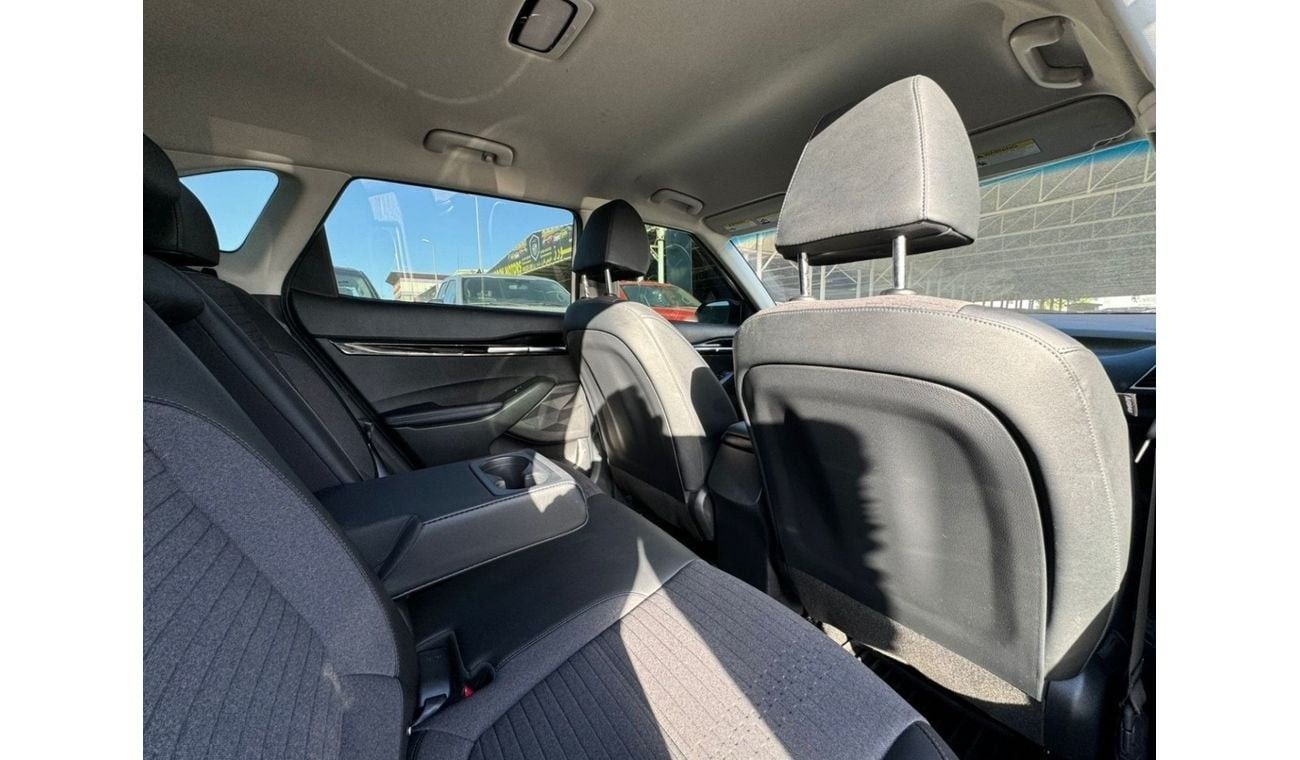 Kia Seltos Std 1.6L (121 HP)