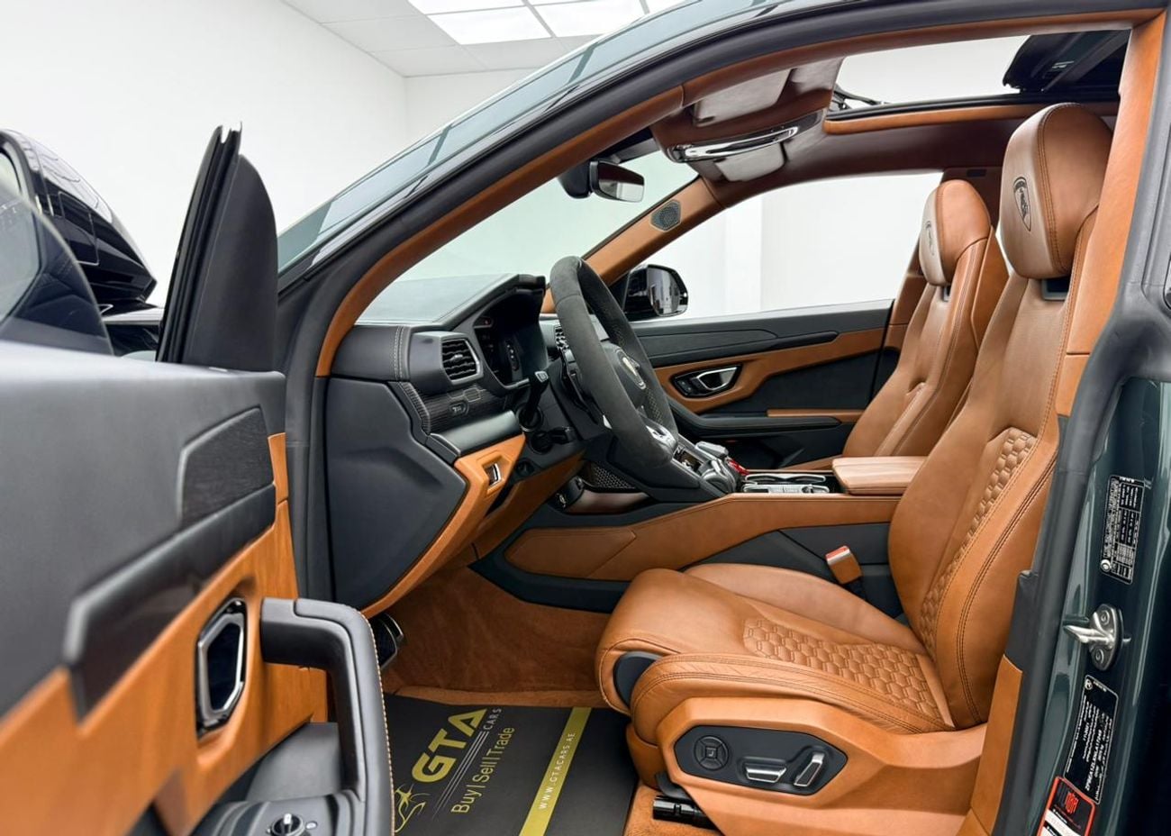 Lamborghini Urus STD 2022 Lamborghini Urus Standard, Warranty, Full Service History, GCC Specs