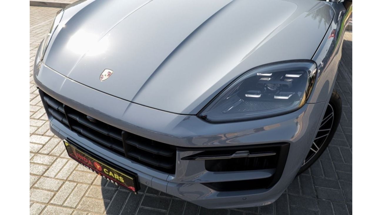 بورش كايان Porsche Cayenne 2024 GCC under Agency Warranty with Flexible Down-Payment.