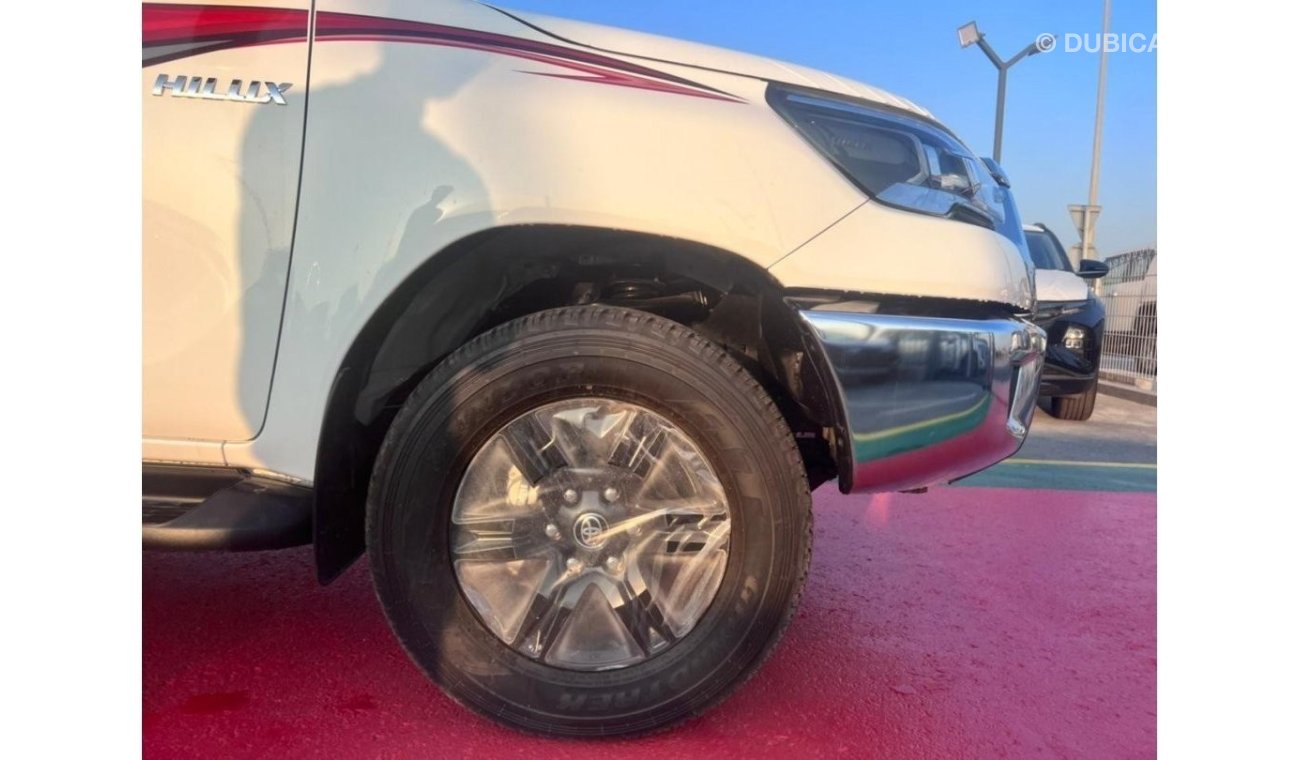 تويوتا هيلوكس T- Hilux 2.7 Petrol 4x4 A/T 2023 White color