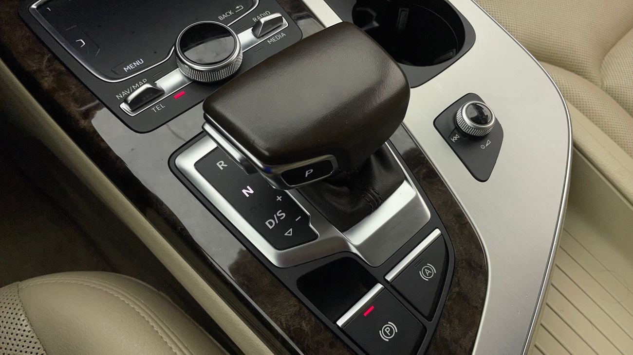 أودي Q7 45 TFSI QUATTRO S LINE 3 | بدون دفعة مقدمة | اختبار القيادة في المنزل