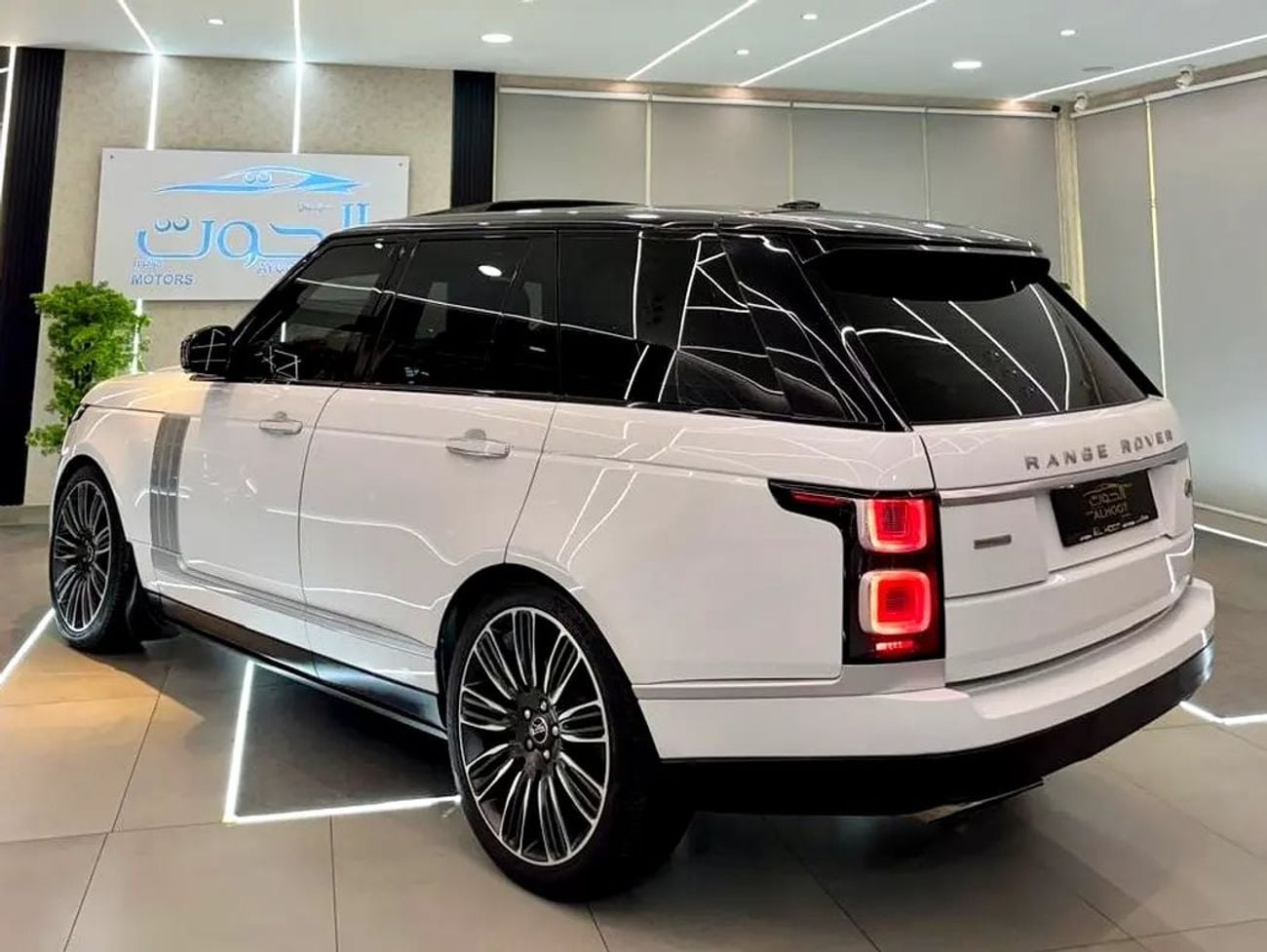 Land Rover Range Rover HSE LWB Autobiography P400 3.0L VOGUE FACELIFT || GCC SPECS || FABULOUS CONDITION || TOP OPTIONS ||
