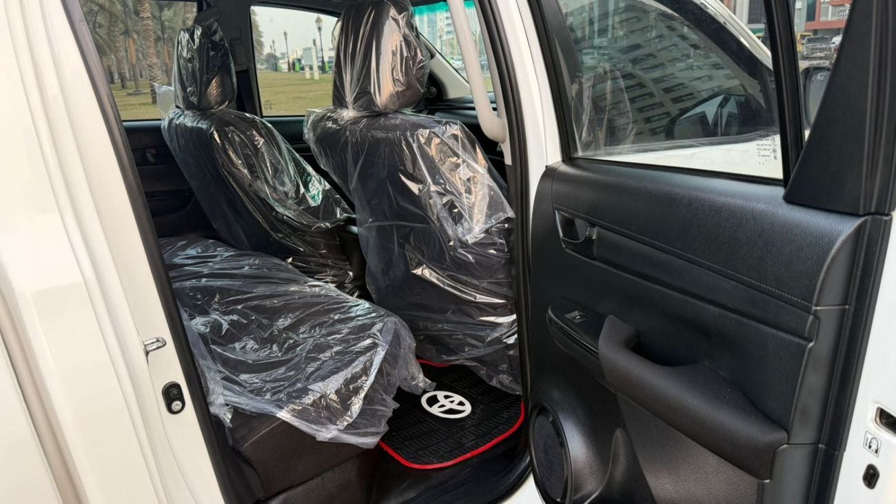 Toyota Hilux Toyota Hilux 2024 Model Engine 2.8 Diesel colour white Transmission Automatic Interior.Black 4x4 4DO