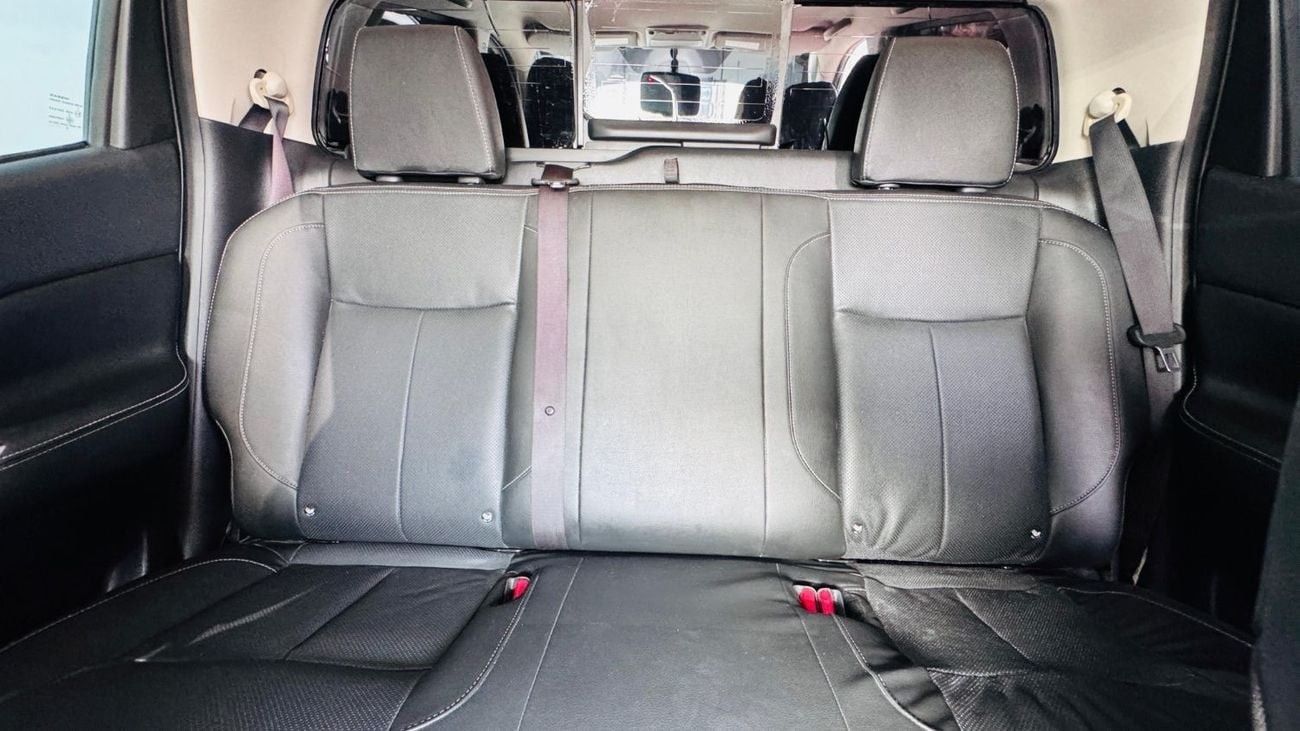 Nissan Navara PREMIUM CANOPY INSTALLED | 2.3L DIESEL ENGINE | 360 VIEW CAMERA | RHD | 2019 | AUTOMATIC TRANSMISSIO