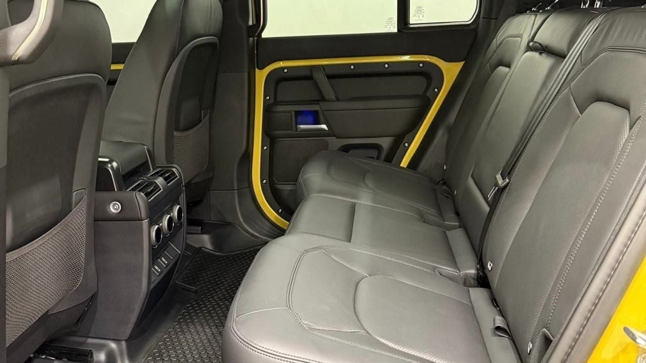 Land Rover Defender Trophy Edition V6 | GCC Specs | 5-Year Warranty & Service Contract