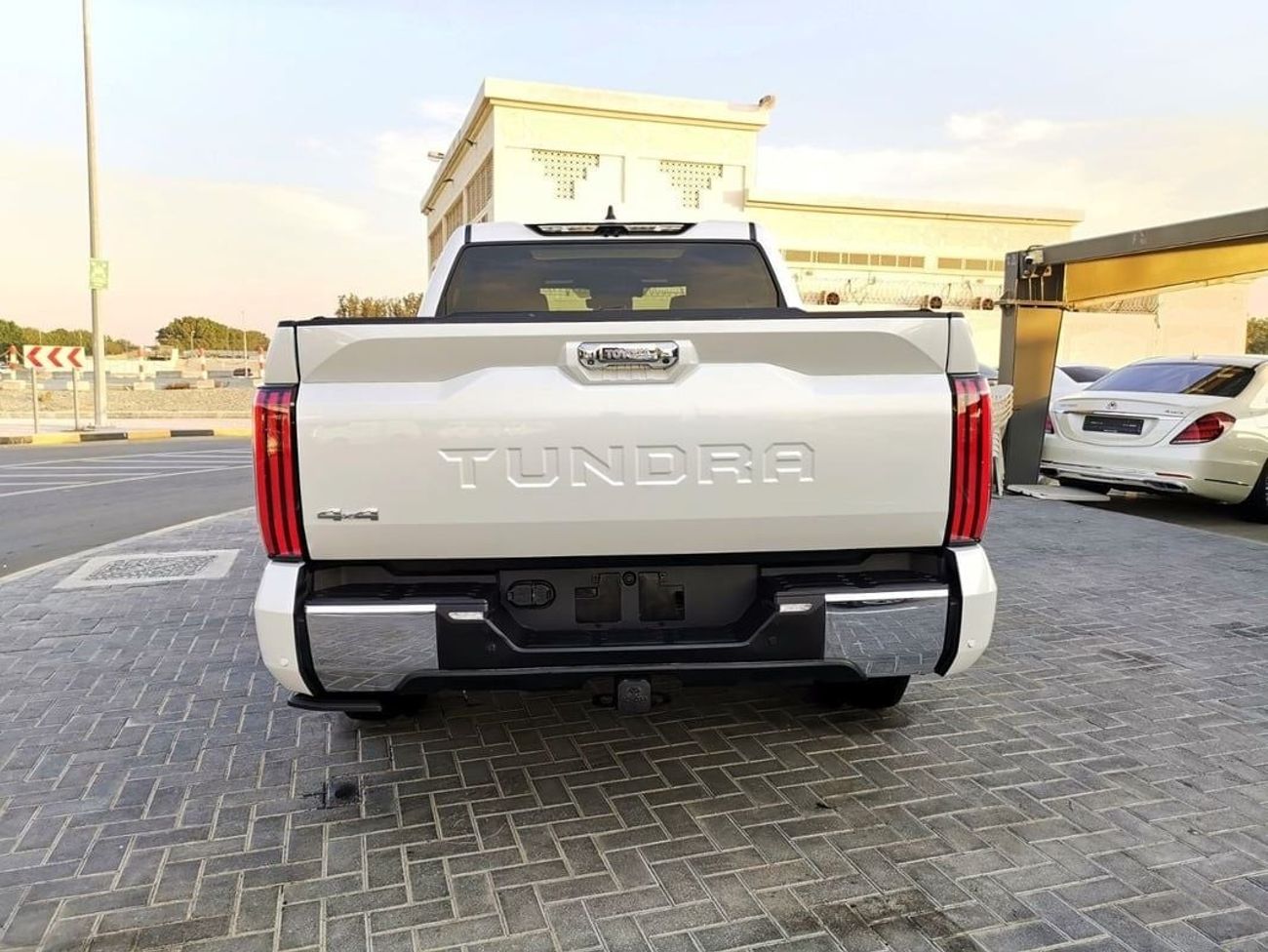 تويوتا تاندرا Toyota Tundra 1794 Edition ( Hybrid ) - 2024 - White