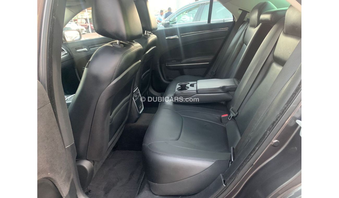 Chrysler 300C Executive Chrysler C300_2016_Excellent_Condition _Full option