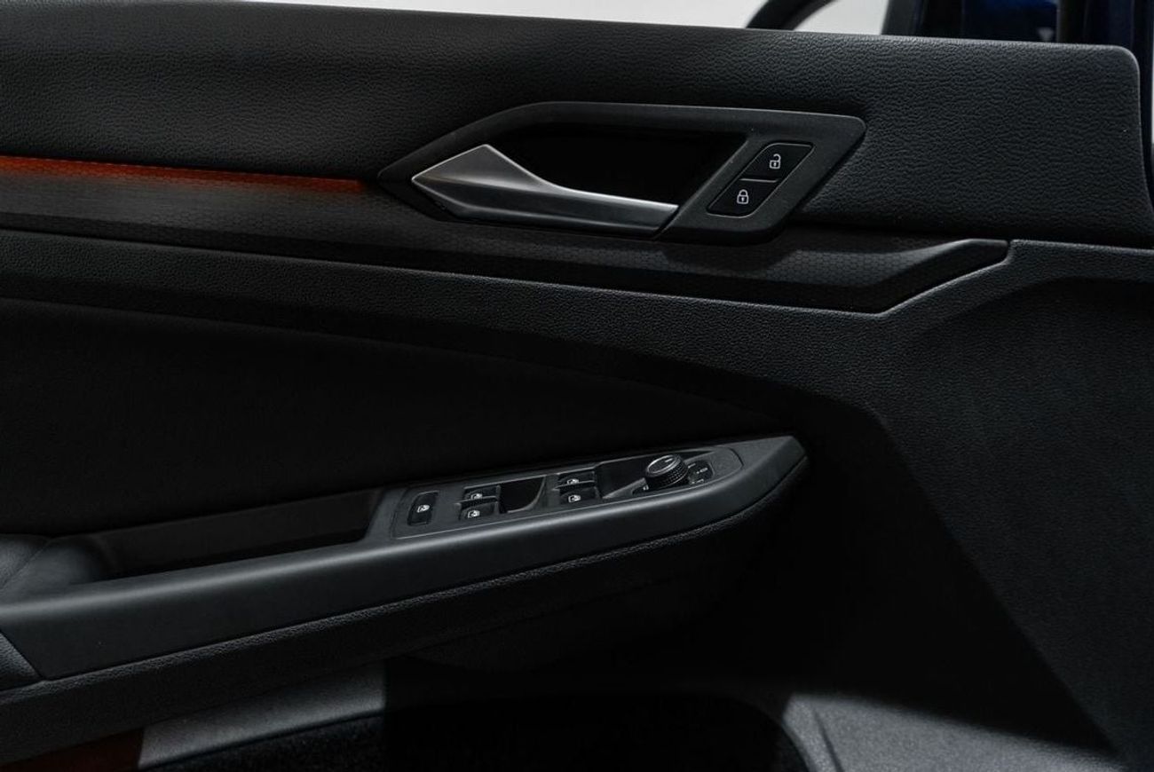 فولكس واجن جولف GTI SEL 2.0T GTI P2 MID