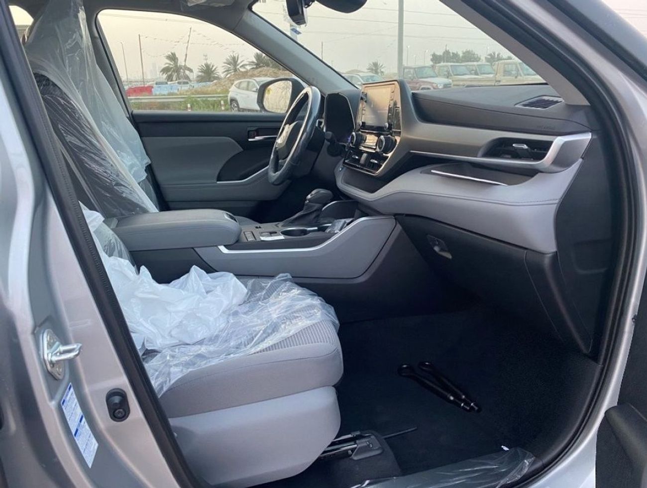 تويوتا هايلاندر 2022 2.5L PETROL GLE HYBRID 4x4 FOR EXPORT