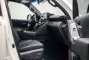 تويوتا لاند كروزر GXR 4.0L - Pearl White Inside Black | Export Only