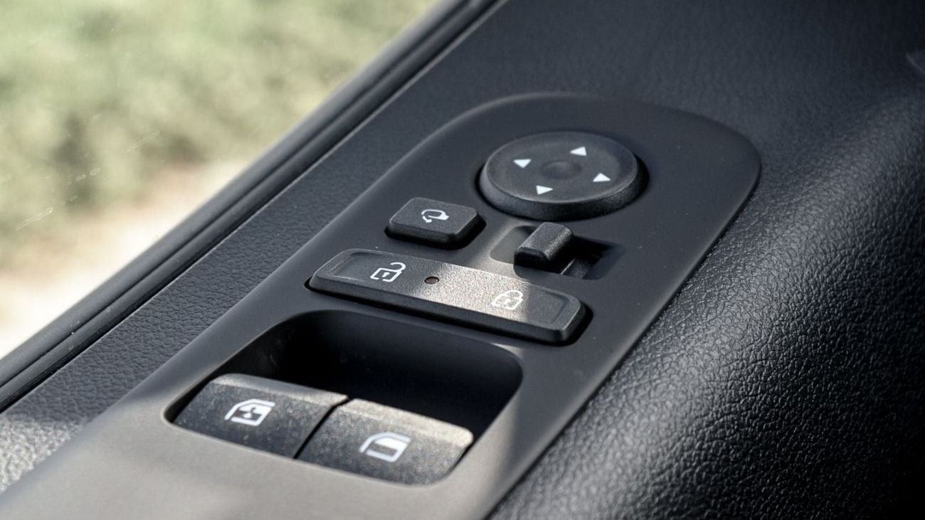 هيونداي ستاريا 2.2 Diesel 11 Seater M/T 2025 MY