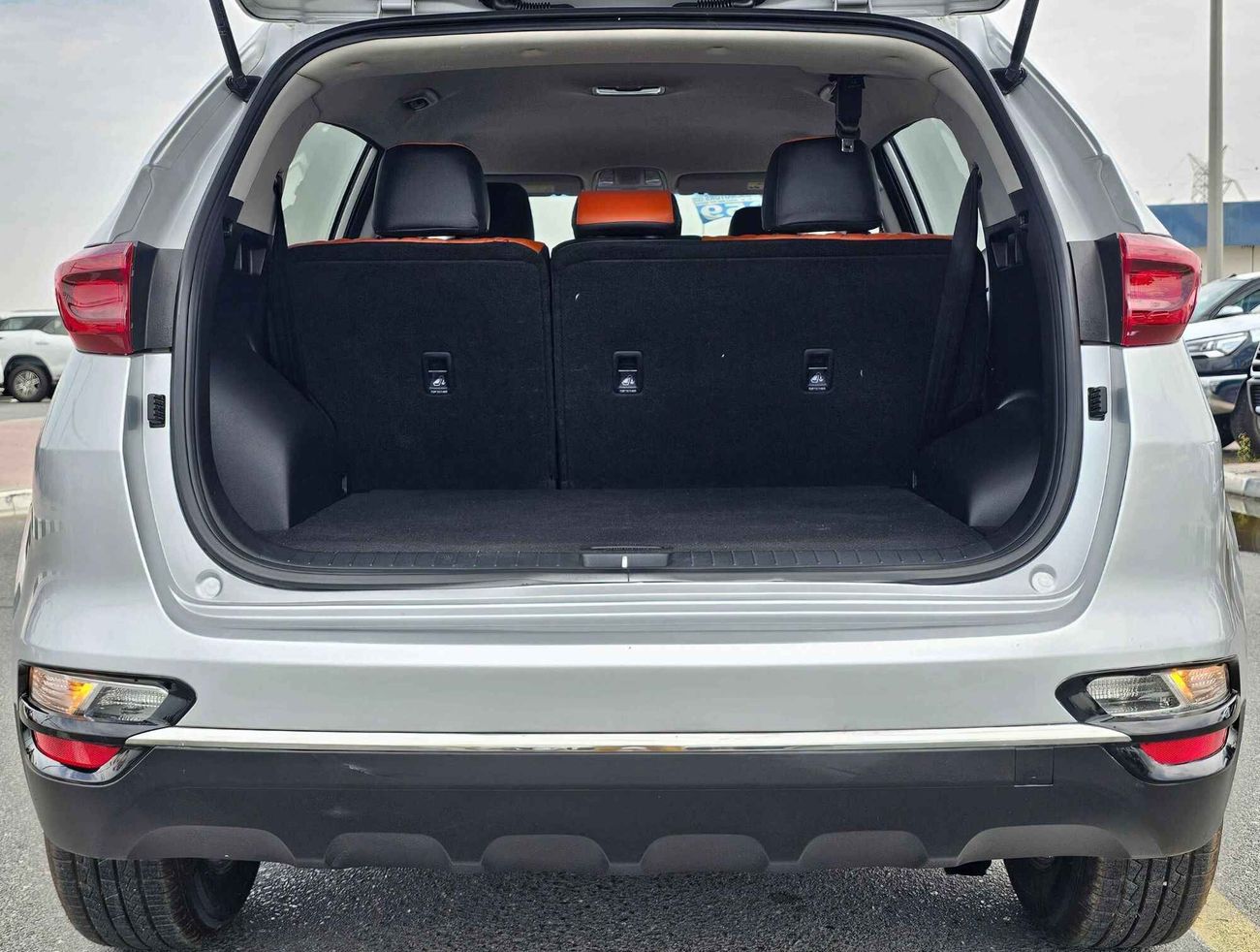 كيا سبورتيج LX /LEATHER/ DVD REAR CAMERA/ LANE ASSIST/ LOW MILEAGE/ 659 MONTHLY / LOT#93292